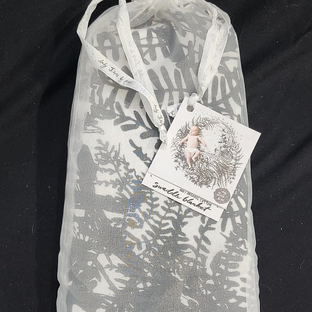 New! Baby Jives Company, 100% Organic Cotton Swaddle Blanket Black and White - Picture 2 of 9